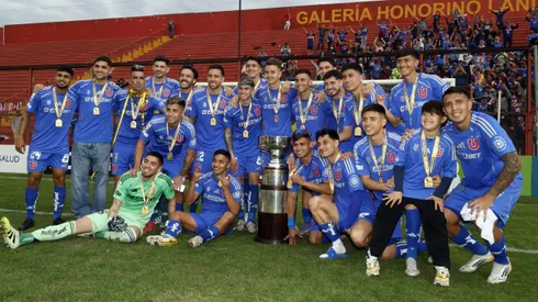 Con un marco muy limitado de público, la U celebró su triunfo ante Colo Colo.