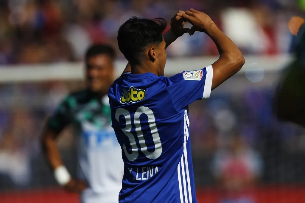 Yerko Leiva celebra uno de los seis goles que marcó en Universidad de Chile. (Marcelo Hernandez/Photosport).