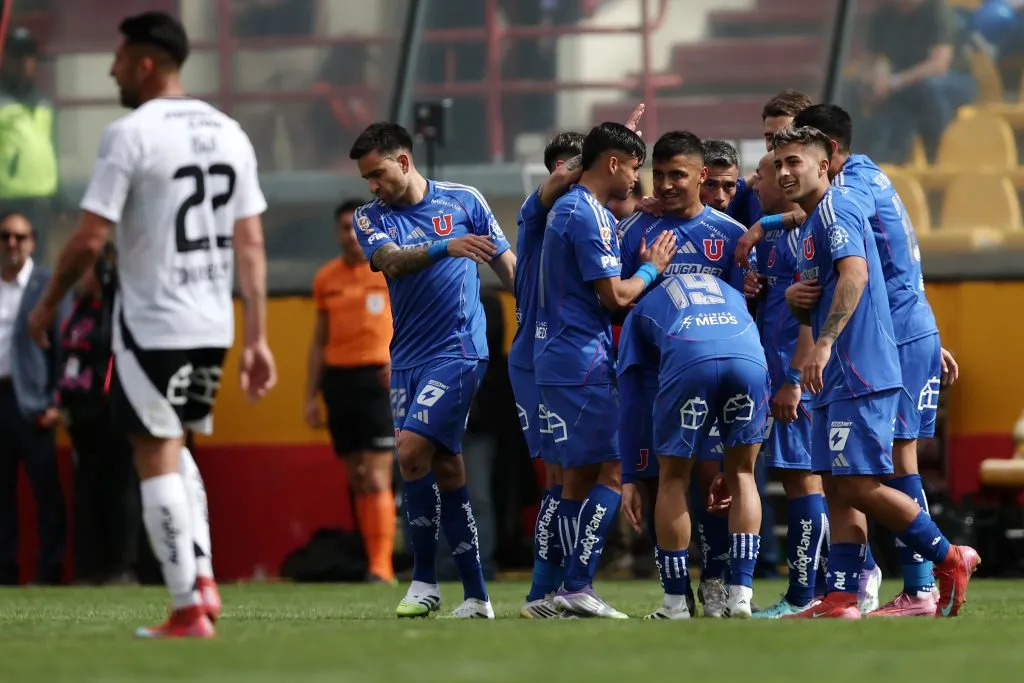 Desde la U hicieron una dura acusación contra tres jugadores de Colo Colo y en la ANFP no lo dejarán pasar. Foto: Photosport.