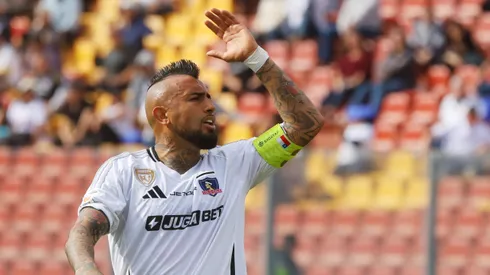Vidal renovó en Colo Colo y jugará hasta el 2026