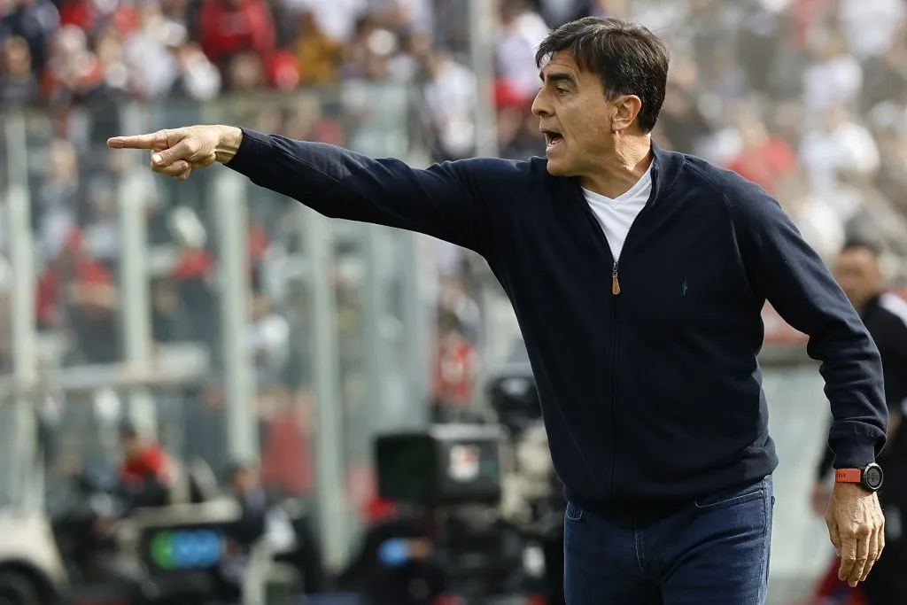 Gustavo Quinteros duró tres años y tres meses en Colo Colo. (Dragomir Yankovic/Photosport).