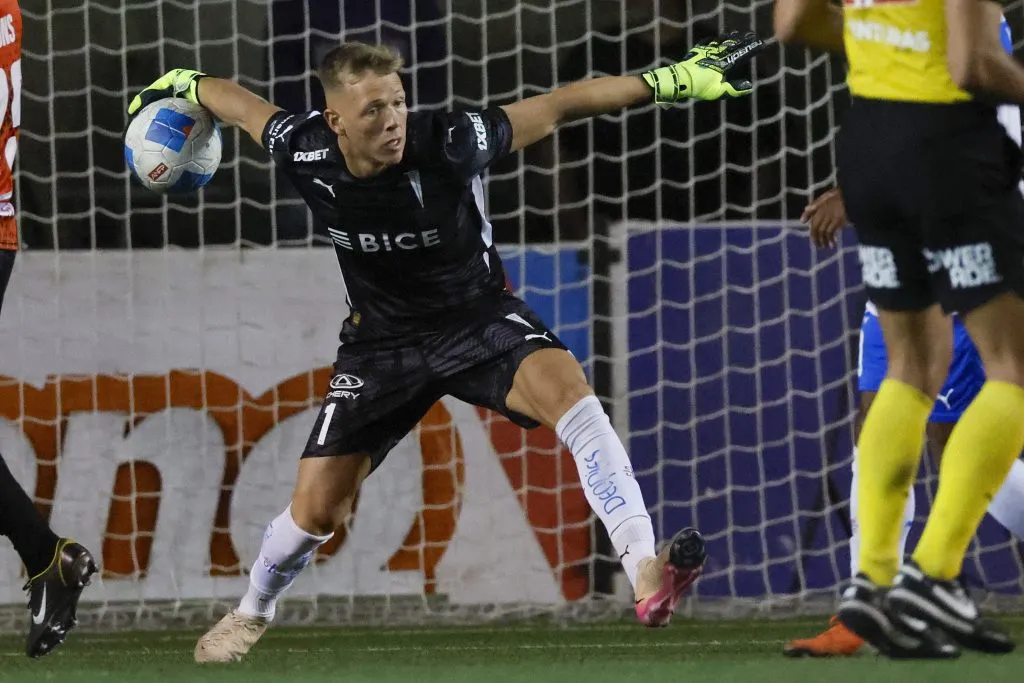 Vicente Bernedo renovó su contrato con la UC/Photosport