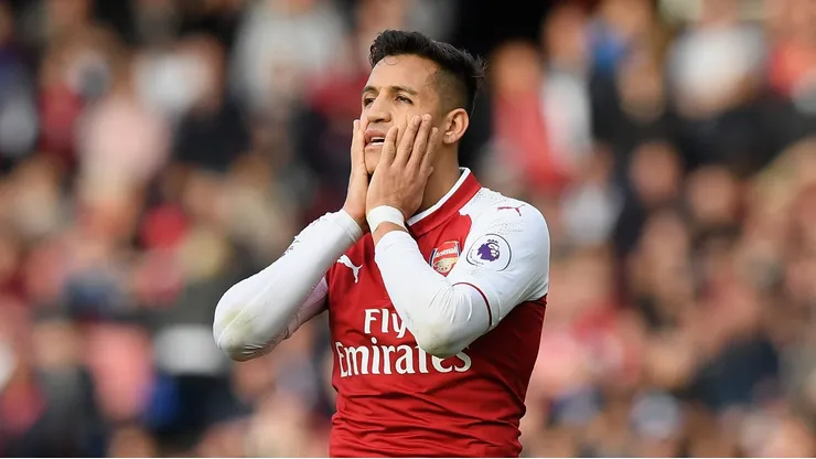 El jugador nacional sufrió fea desconocida por parte del Arsenal.