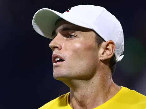 Dejó el tenis por limpiar barcos y ahora enfrenta a Tabilo en China