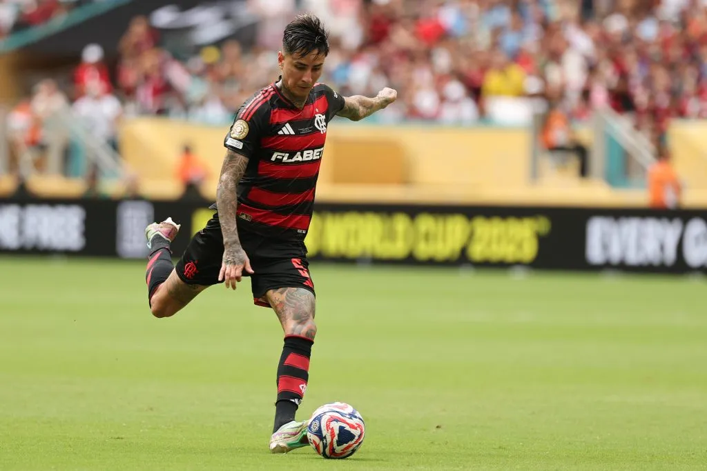 Erick Pulgar prepara su regreso a las canchas/Getty Images)