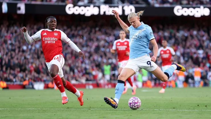 Arsenal y Manchester City se vieron las caras en la Premier League.