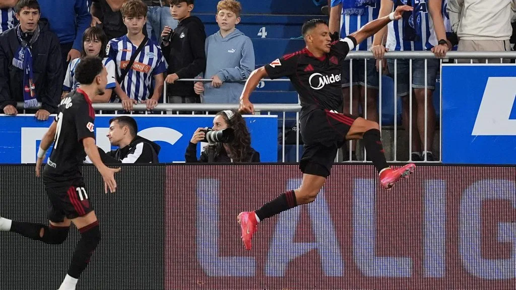 Alexis volvió al gol y se lo anticipó a su habilitador.