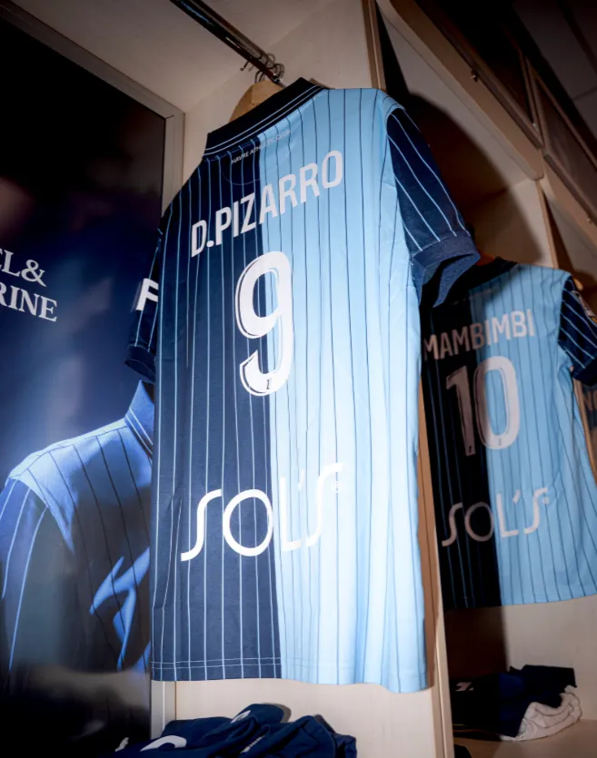 La camiseta de Damián Pizarro en el Le Havre de Francia. (Foto: @HAC_foot).
