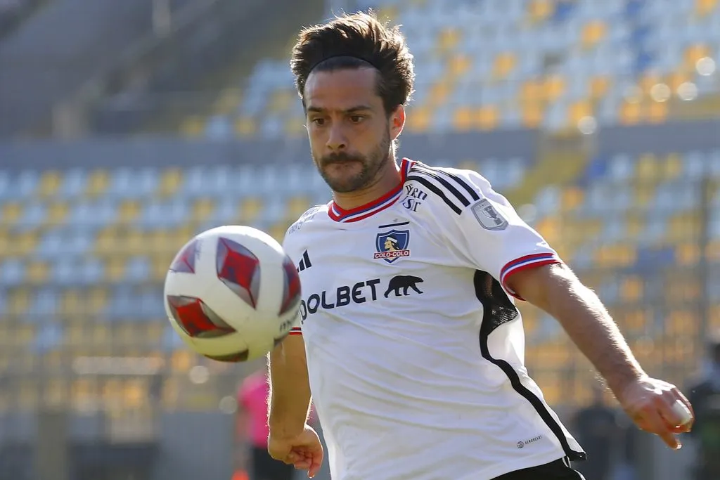 Agustín Bouzat estuvo un año y medio en Colo Colo: disputó 54 partidos en los albos. Hizo un gol y regaló dos asistencias. (Sebastian Cisternas/Photosport).