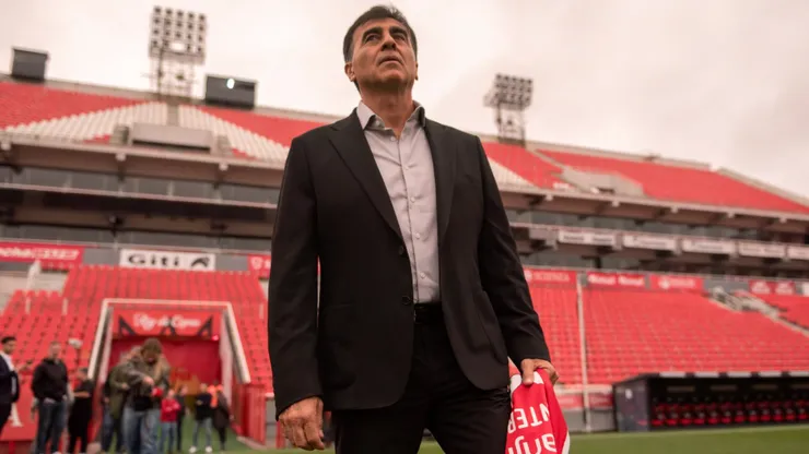 Gustavo Quinteros aún no suma triunfos con Independiente.