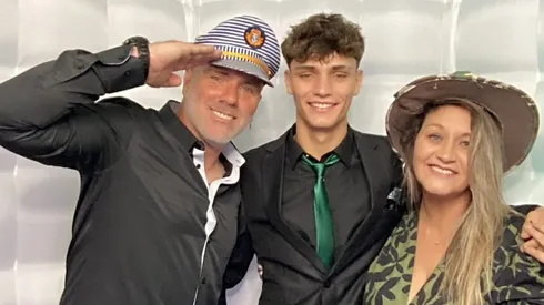 Notable historia del ex meta que hoy entrena niños.