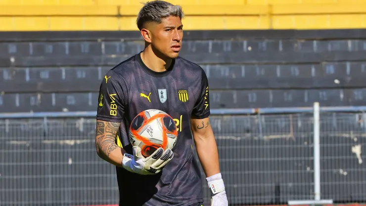 Brayan Cortés es el indiscutido arquero titular de Peñarol.