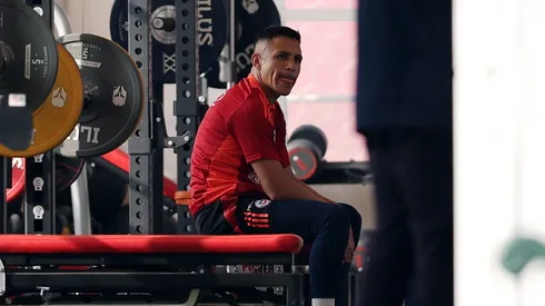 Ídolo de Colo Colo sale a defender las ganas de Alexis Sánchez de seguir en la selección.