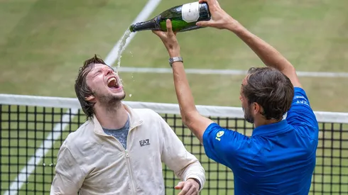 Bublik celebra el título ganado en Alemania este año