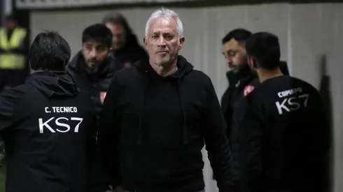 Ivo Basay toma una fuerte decisión tras ser despedido por parte de Magallanes.