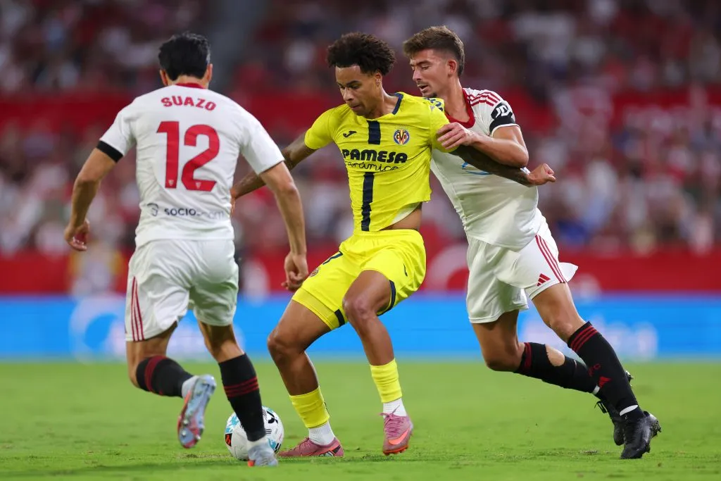 Gabriel Suazo fue titular y se ganó los aplausos del Sevilla con su actuación. Alexis Sánchez ingresó desde el banquillo. Foto: Getty Images.