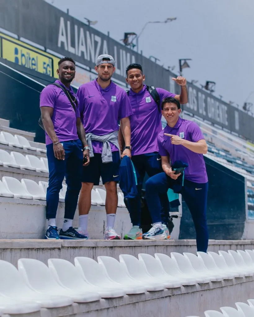 Carlos Zambrano viajó con la delegación de Alianza Lima.