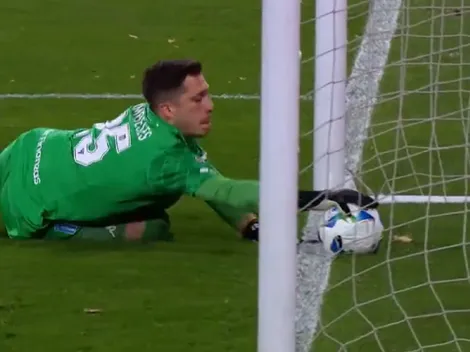 Un chileno dentro y dos fuera: milimétrico VAR mete a Racing en semis