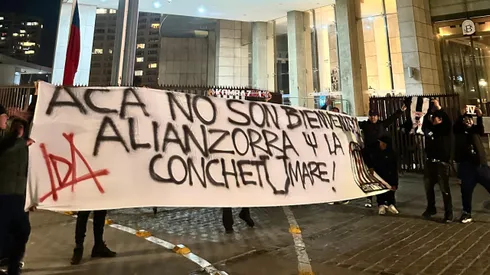 Los hinchas azules en el hotel de Alianza Lima en Coquimbo.