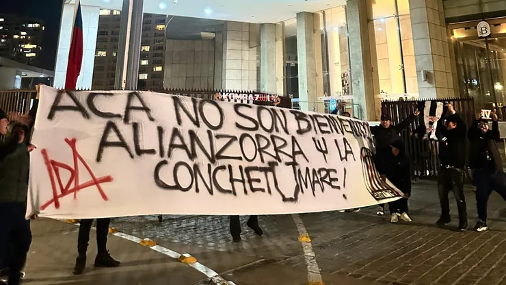 Los hinchas azules en el hotel de Alianza Lima en Coquimbo.