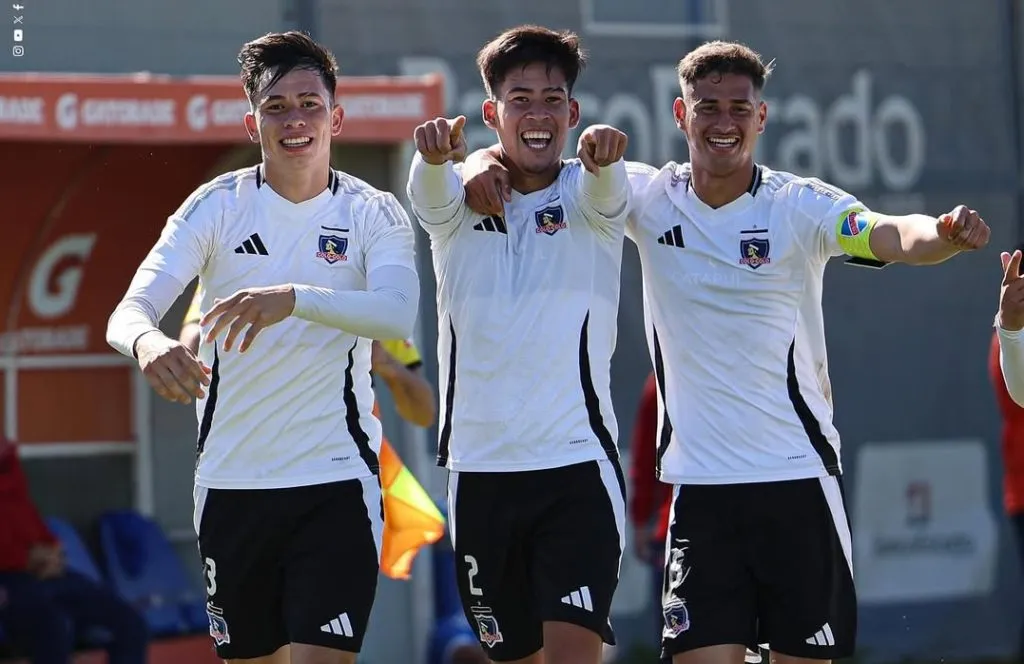 Víctor Campos (al medio) podría aparecer en el primer equipo | Colo Colo