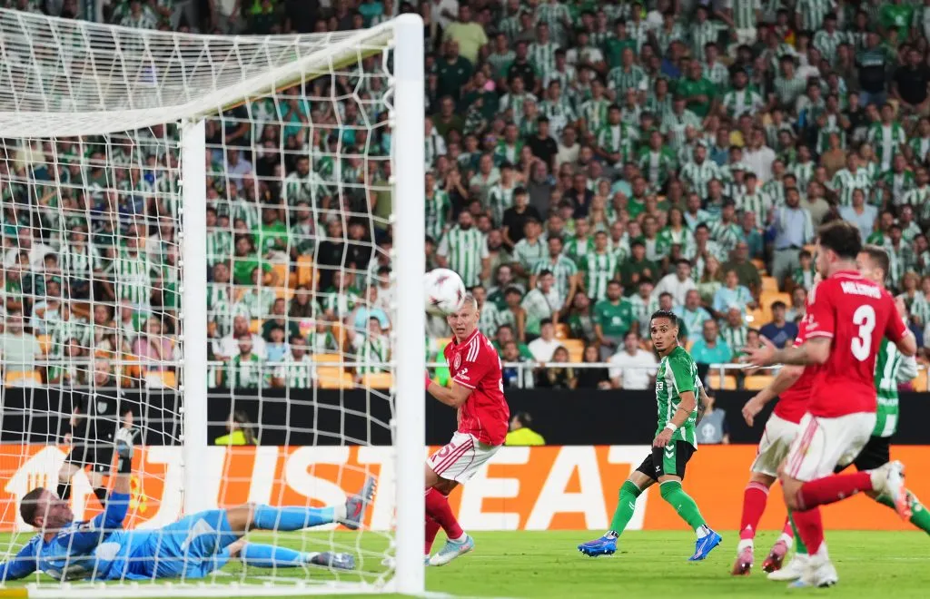 Antony marcó el 2-2 del Betis ante el Nottingham Forest. (Aitor Alcalde/Getty Images).