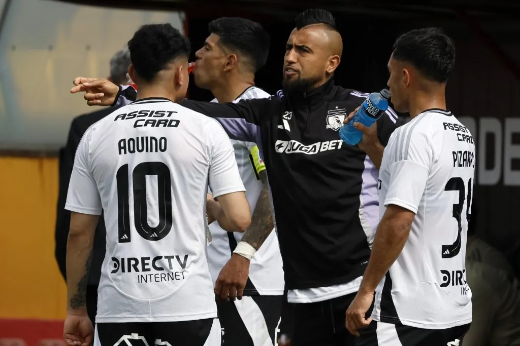 Arturo Vidal se gana el respeto de Fernando Ortiz con su actitud en el camarín de Colo Colo. Foto: Photosport.