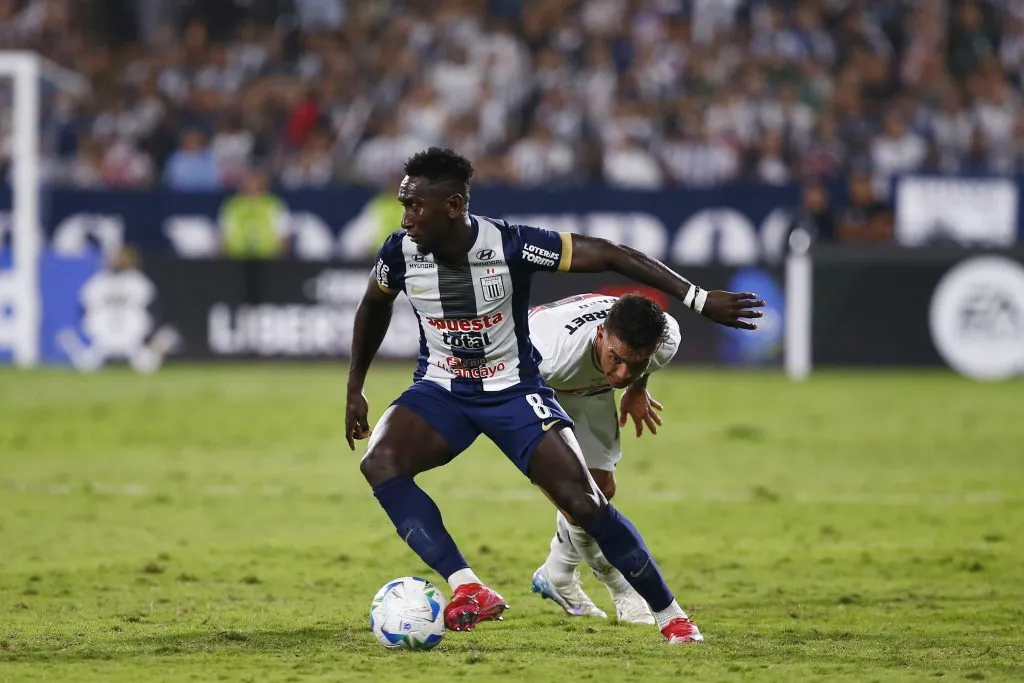 Eryc Castillo ha sido relevante para Alianza este año. (Fernando Sangama/Getty Images).