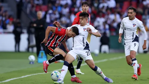 Fernando Cornejo (centro de la imagen) busca dar la sorpresa ante el siempre poderoso São Paulo.