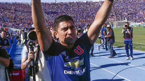 David Pizarro festeja el paso de la U a semis de Sudamericana.