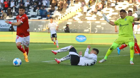 Colo Colo pidió penal ante Iquique.