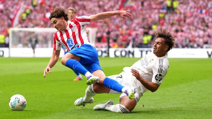 Atlético venció al Real Madrid, el quitó el invicto y encendió la pelea con Barcelona.