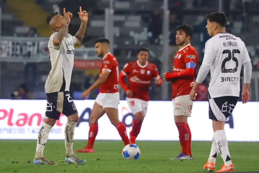 Arturo Vidal celebró así su gol a Iquique. (Dragomir Yankovic/Photosport).