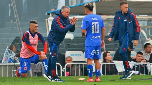 Gustavo Álvarez hará cambios en la formación de U de Chile.