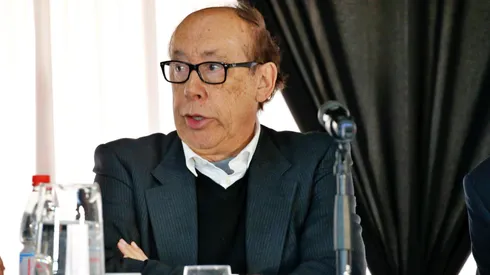 Alfredo Stöhwing se hace el leso por crisis en Colo Colo.