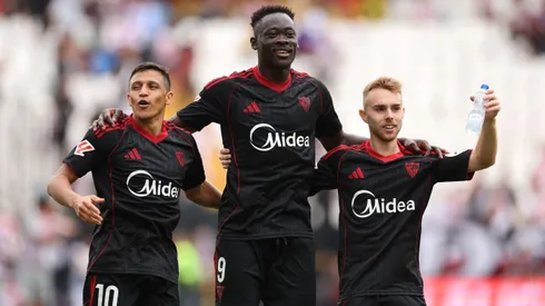 Alexis Sánchez celebró el triunfo de Sevilla.