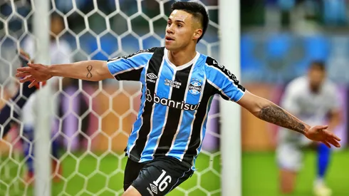 Alexander Aravena anotó su tercer gol con Gremio esta temporada.
