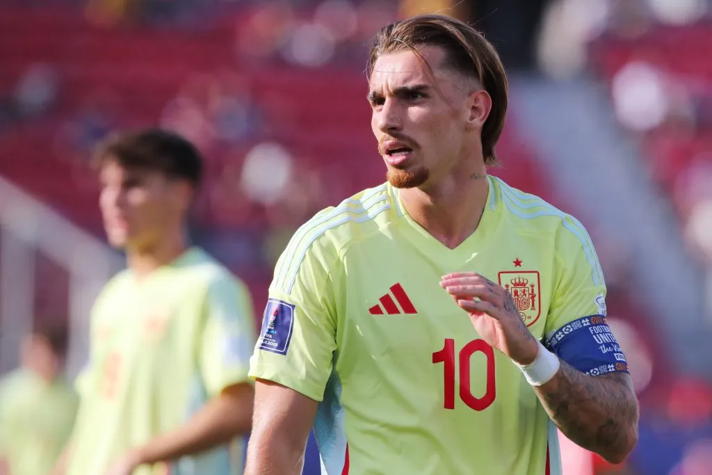 Iker Bravo en la derrota de España ante Marruecos. Foto: Jonnathan Oyarzun/Photosport
