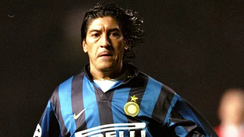 Iván Zamorano pudo tener un giro en su carrera.