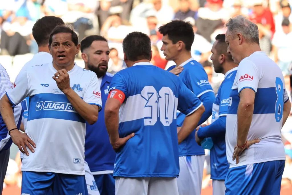 Momentos de tensión hubo en San Carlos. Foto: Dragomir Yankovic/Photosport