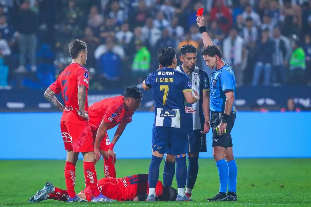 Otra vez se fue expulsado por lo mismo | Photosport