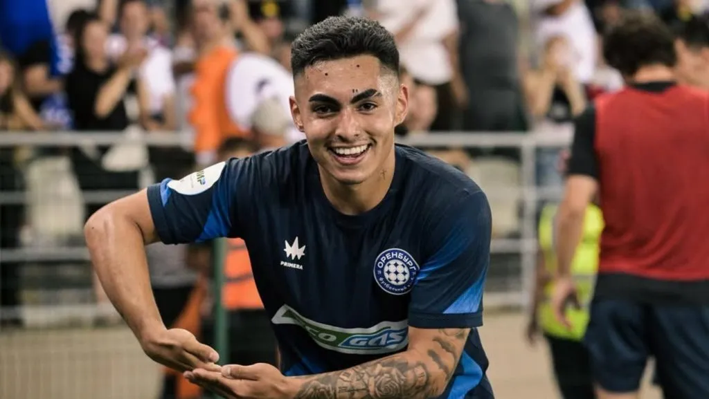 Jordhy Thompson celebrando como papá.