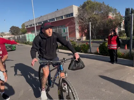 El jugador que se fue en bicicleta tras el empate de la U