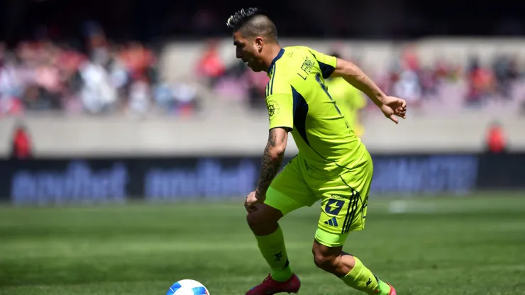 Leandro Fernández fue titular en la U tras cuatro meses.