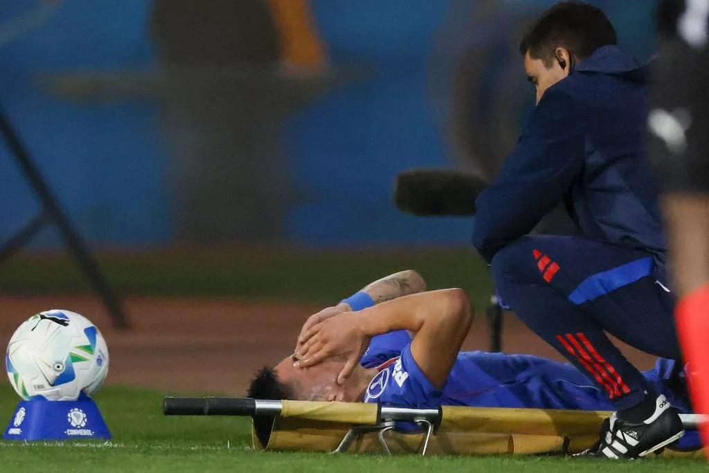 Matías Sepúlveda se lesionó en el duelo de revancha ante Aliana Lima por la Copa Sudamericana. Foto: Andres Pina/Photosport
