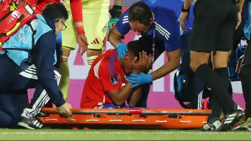 Emiliano Ramos rompió en lágrimas tras caer en la cancha del Estadio Nacional.