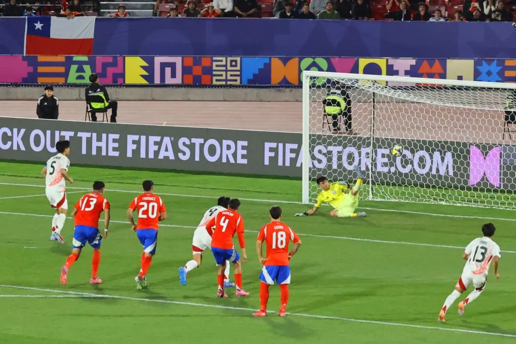 Rion Ichihara definió a lo crack en el Estadio Nacional y guió la victoria de Japón sobre Chile