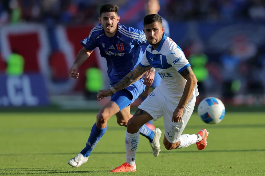 El duelo entre Universidad de Chile y Universidad Católica en el Claro Arena será clave para el Chile 2 de la próxima Copa Libertadores 2026. | Foto: Photosport.