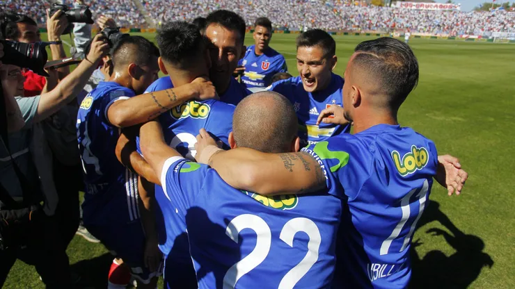 La U quiere repetir los abrazos con Felipe Mora.