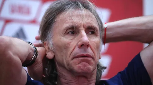 Ricardo Gareca recibe un potente dardo desde el camarín de Chile.